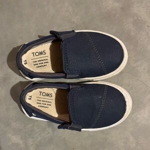 5T Toddler TOMS Navy Blue Canvas Shoes